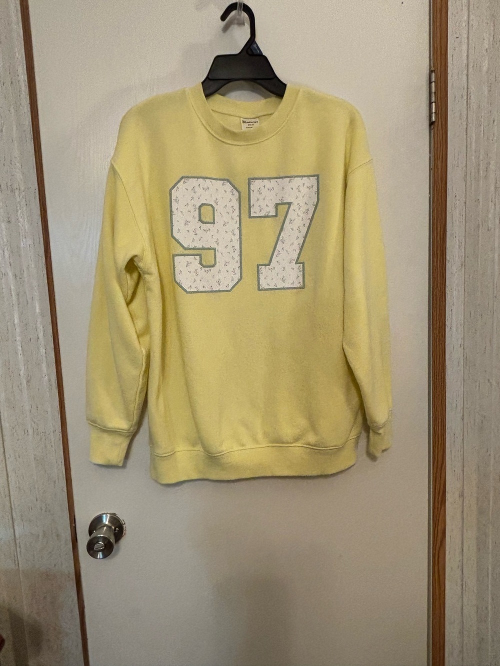 No Boundaries Pale Yellow '97 Graphic Crewneck Sweatshirt